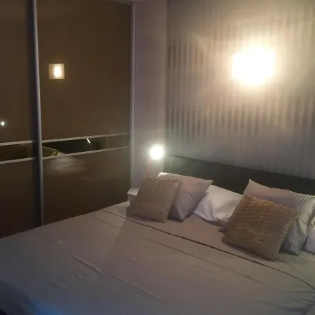 Maris- Beachfront With Exclusive Pool Podstrana