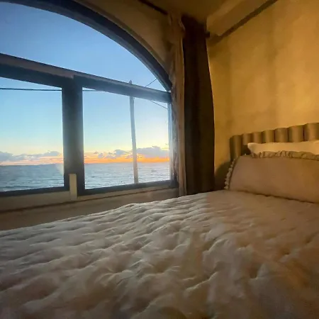 Villa Maris- Beachfront With Exclusive Pool *