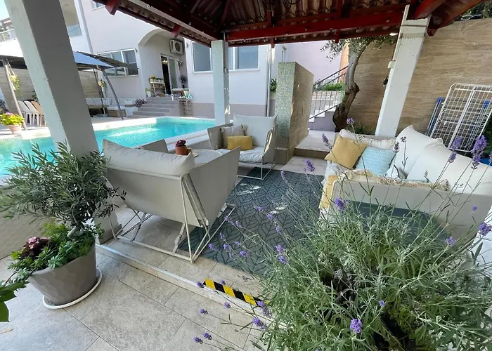 Maris- Beachfront With Exclusive Pool Villa