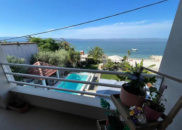 Maris- Beachfront With Exclusive Pool *