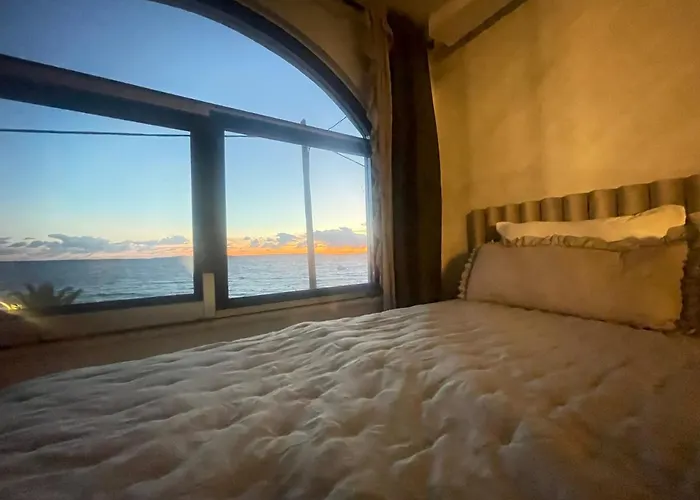 Villa Maris- Beachfront With Exclusive Pool *