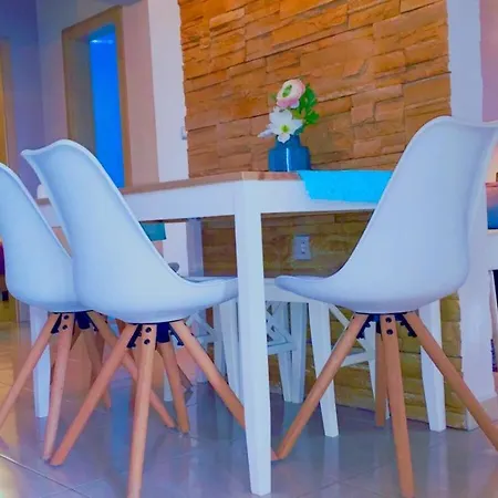 Maris- Beachfront With Exclusive Pool * Podstrana