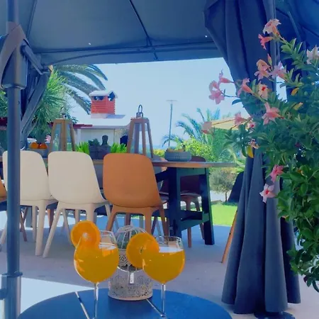 Вилла Maris- Beachfront With Exclusive Pool *