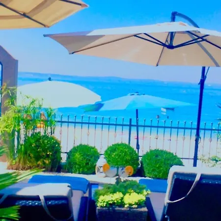 Maris- Beachfront With Exclusive Pool Вилла *
