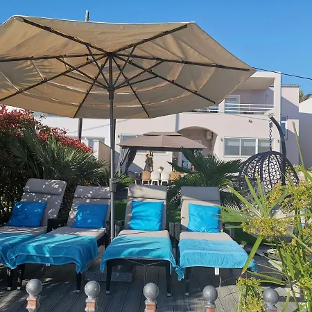 Вилла Maris- Beachfront With Exclusive Pool Подстрана