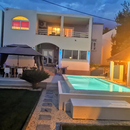 Maris- Beachfront With Exclusive Pool Вилла *