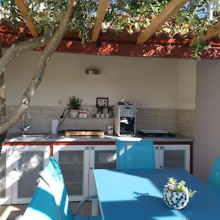 Вилла Maris- Beachfront With Exclusive Pool