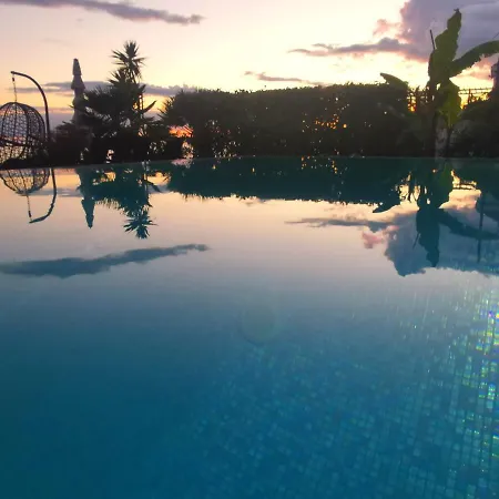 Maris- Beachfront With Exclusive Pool