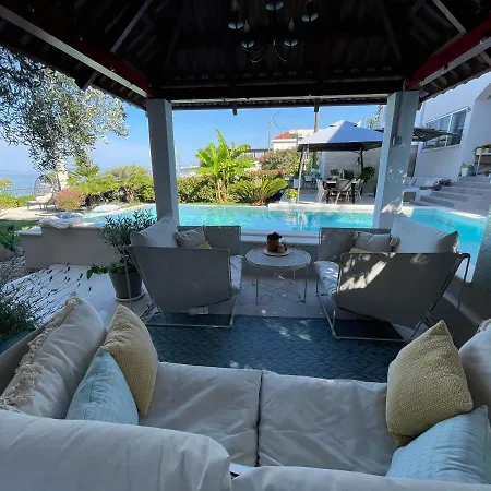 Maris- Beachfront With Exclusive Pool * Podstrana