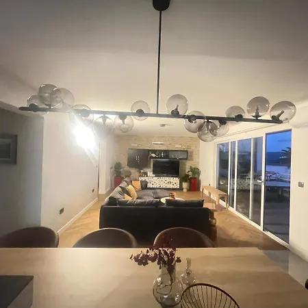 Вилла Maris- Beachfront With Exclusive Pool Подстрана