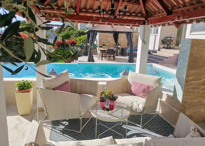 ヴィラ Maris- Beachfront With Exclusive Pool