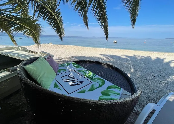 Maris- Beachfront With Exclusive Pool *