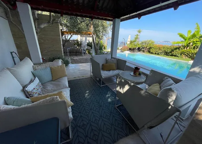 Maris- Beachfront With Exclusive Pool
