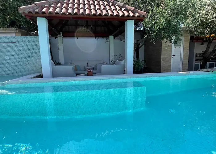 Maris- Beachfront With Exclusive Pool Вилла Подстрана