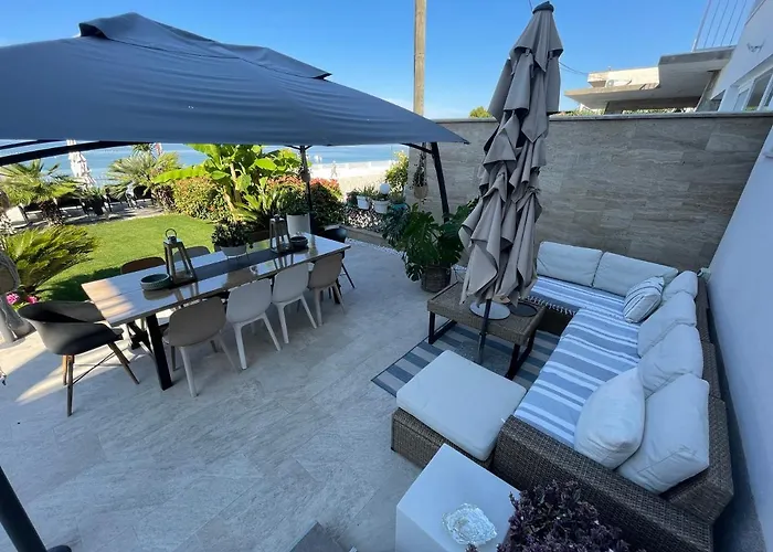 Maris- Beachfront With Exclusive Pool * Подстрана