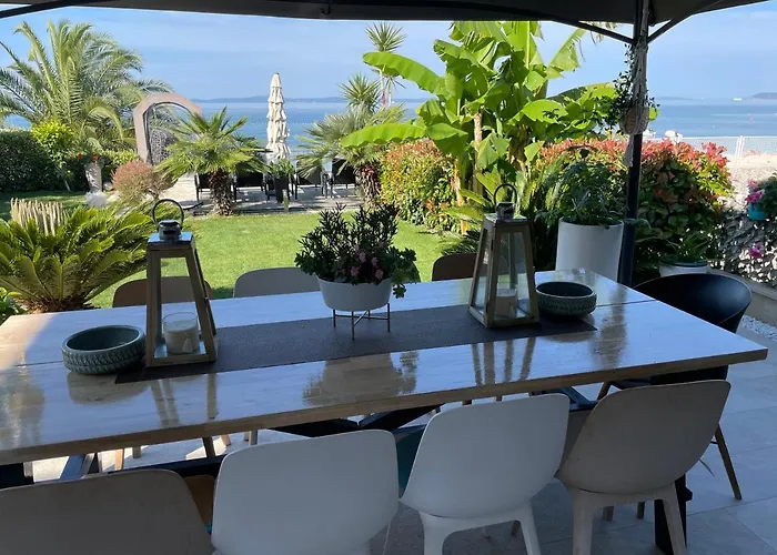 Вилла Maris- Beachfront With Exclusive Pool