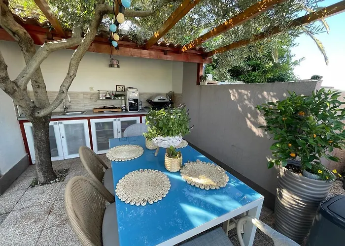 Вилла Maris- Beachfront With Exclusive Pool