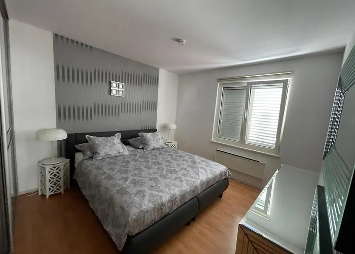 Maris- Beachfront With Exclusive Pool